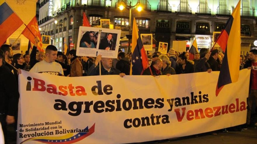 Una protesta en Madrid, capital de España, contra las agresiones yanquis contra Venezuela.