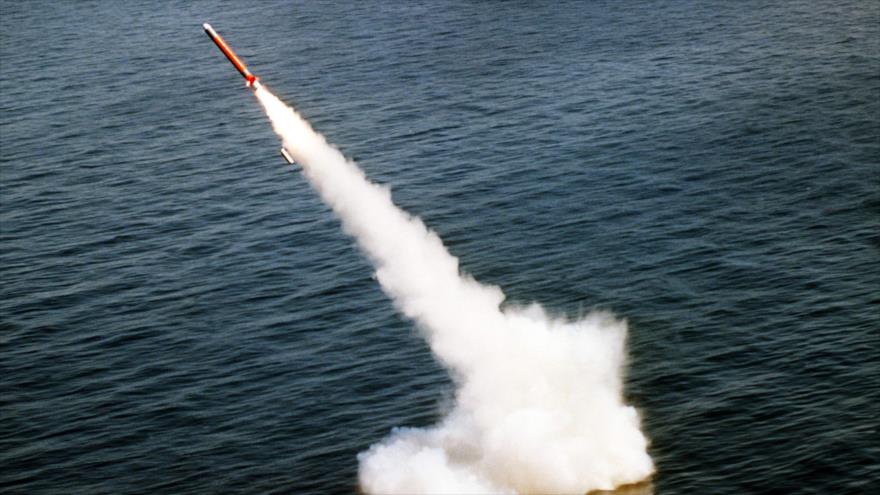 Lanzamiento submarino de un misil intercontinental ruso Bulava.
