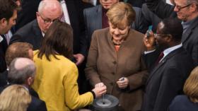 Merkel defiende asilo sin límite a refugiados