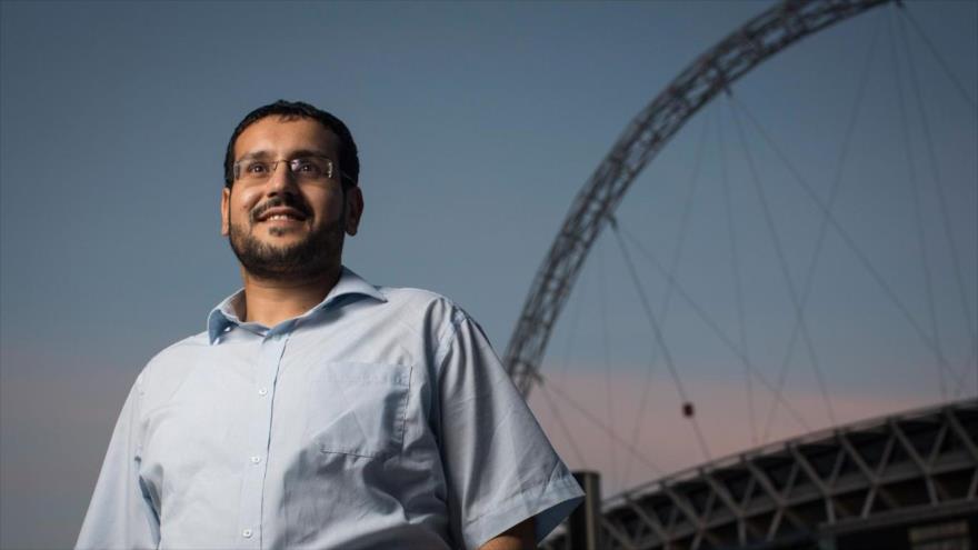 Mustafa Field, un iraquí de la comunidad musulmana del Reino Unido que ayuda a organizar un viaje de líderes religiosos musulmanes a Irak para neutralizar la propaganda terrorista de los terroristas en su país. 