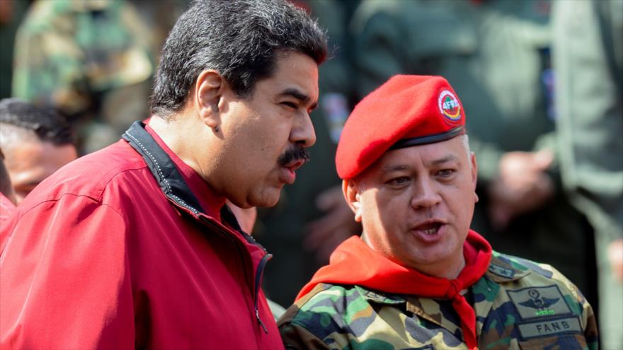 Presidente de Venezuela, Nicolás Maduro (izda.) y el expresidente de la Asamblea Nacional (AN) de Venezuela Diosdado Cabello.