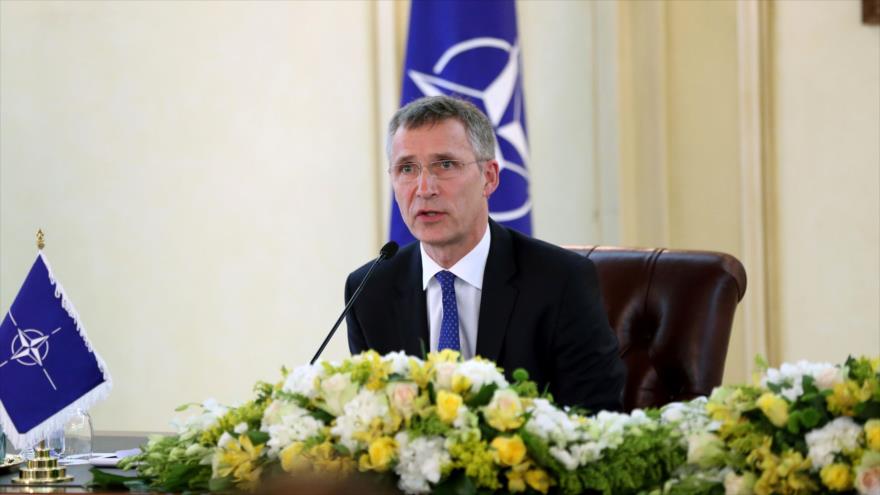 El secretario general de la OTAN, Jens Stoltenberg, durane una rueda de prensa celebrada en la capitalina ciudad de Kuwait, 29 de febrero de 2016.