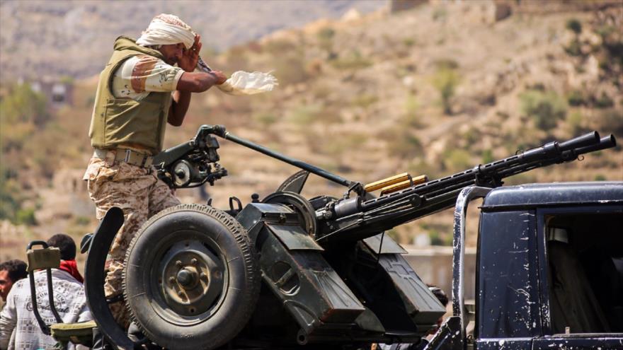 Un miembro de las fuerzas afines al expresidente fugitivo yemení Abdu Rabu Mansur Hadi.