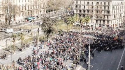 Miles de estudiantes protestan en España contra la ley educativa Lomce