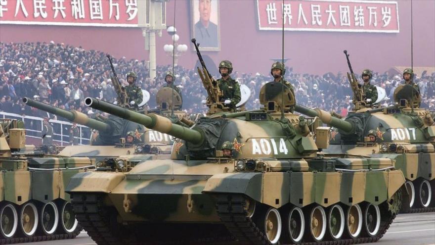 Tanques del Ejército chino durante el desfile nacional.