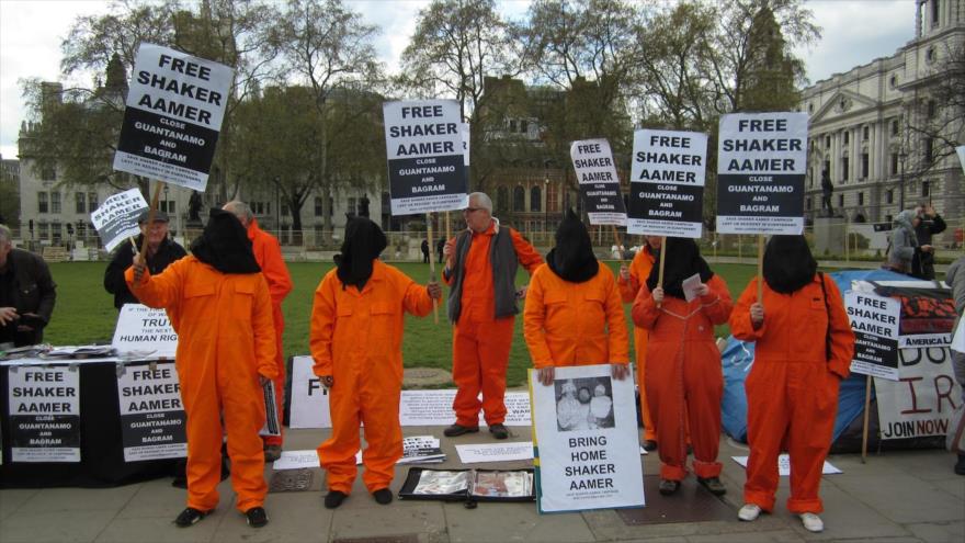 Una manifestación llevada a cabo en el Reino Unido para pedir la liberación del ciudadano británico, Shaker Aamer, recluido en la prisión estadounidense de Guantánamo.