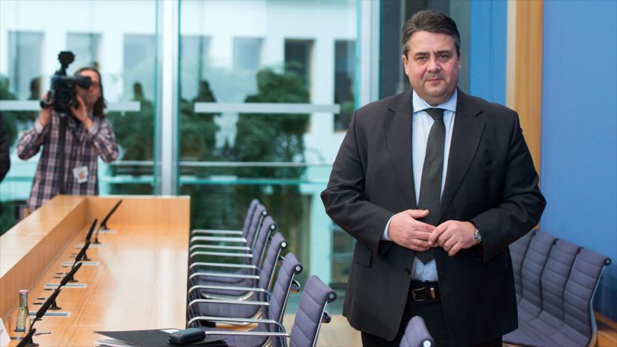 Sigmar Gabriel, vicecanciller y ministro de Economía y Energía de Alemania, antes de una rueda de prensa en la capital alemana, Berlín, 19 de febrero de 2016.