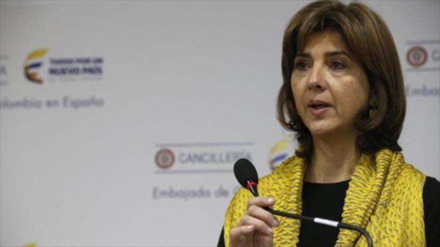 La canciller colombiana, María Ángela Holguín, durante una rueda de prensa en Madrid, capital de España, 7 de marzo de 2016. 