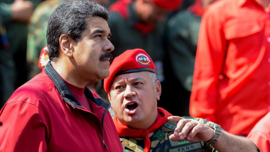 Diosdado Cabello (dcha.), vicepresidente del Partido Socialista Unido de Venezuela, junto al presidente Nicolás Maduro.