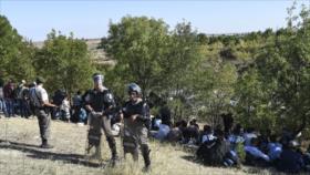 AI: Fuerzas turcas disparan “a diario” contra refugiados sirios en la frontera