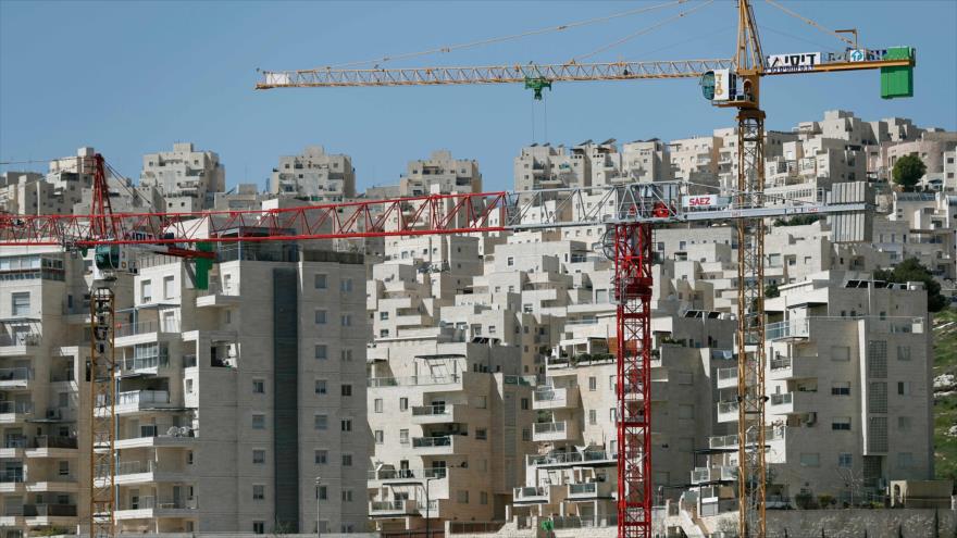 Una vista general de las viviendas ilegales en construcción en el asentamiento israelí de Har Homa, en el este de Al-Quds (Jerusalén), 7 de marzo de 2016.