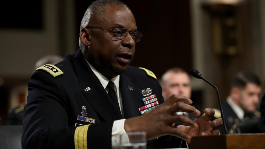 El general Lloyd Austin, comandante del Mando Central de Estados Unidos (CENTCOM) habla durante una audiencia del Senado estadounidense, 8 de marzo de 2016.