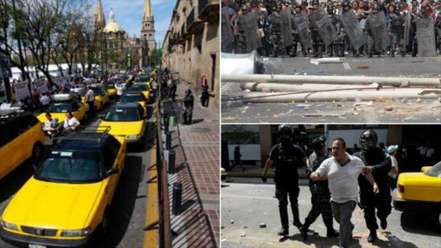 Policías mexicanos reprimen la protesta de los taxistas en la ciudad de Guadalajara, 9 de marzo de 2016.