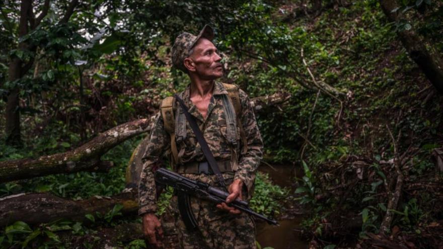 Un rebelde durante una entrevista en las montañas de Nicaragua con el diario estadounidense The New York Times.
