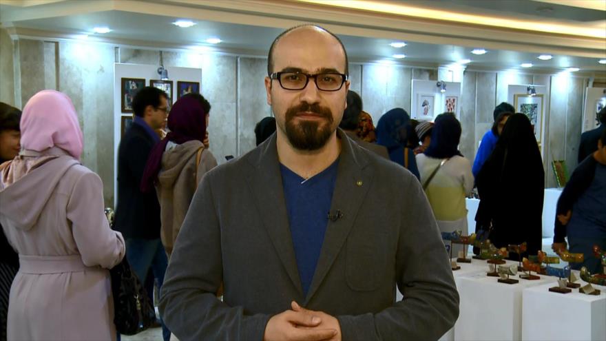 Ciudadanos iraníes se preparan para celebrar el Año Nuevo 