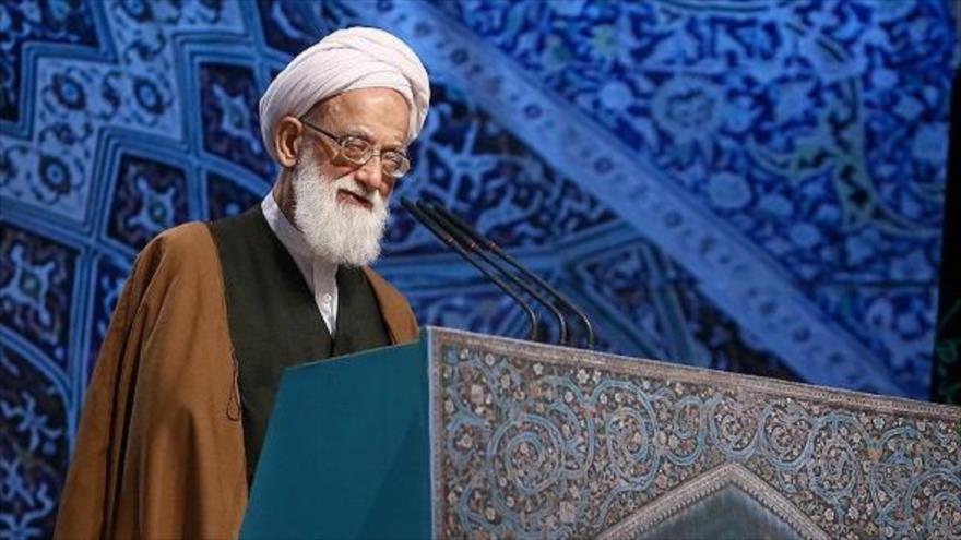 El Imam del rezo del viernes en Teherán, el ayatolá Mohamad Emami Kashani, 11 de marzo de 2016.