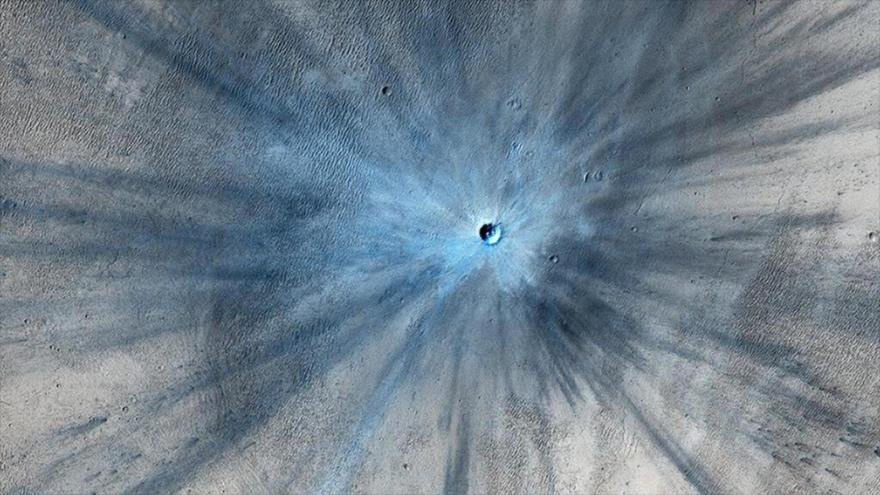 Impresionante imagen del cráter en Marte, captada por la sonda espacial MRO de la NASA.