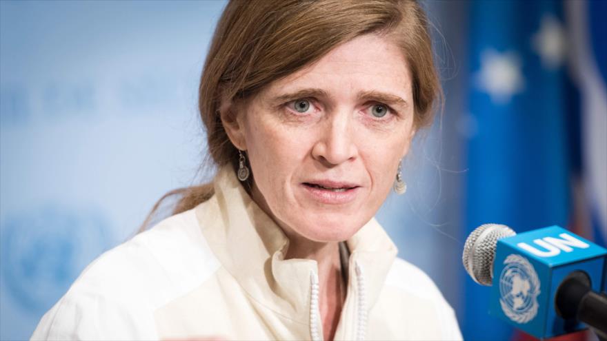 Embajadora estadounidense ante la Organización de las Naciones Unidas (ONU), Samantha Power, habla con los periodistas tras una sesión del Consejo de Seguridad de la ONU sobre las recientes pruebas de misiles en Irán. 14 de marzo de 2016