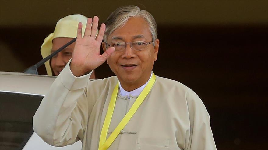 Htin Kyaw, colaborador cercano de la líder opositora de Myanmar (Birmania), Aung San Suu Kyi, elegido como el nuevo presidente del país durante una votación en el Parlamento. 15 de marzo de 2016