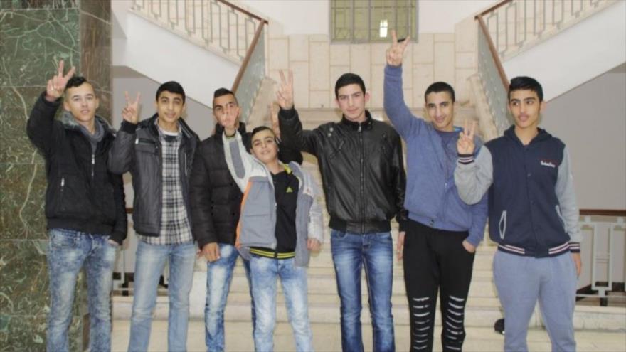 Los siete niños palestinos condenados a prisión por el tribunal israelí.