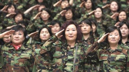 Mujeres de Ejército japonés podrán manejar helicópteros de ataque