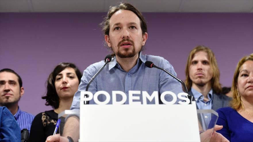 El secretario general de Podemos, Pablo Iglesias, ofrece una rueda de prensa en la sede de la formación morada en Madrid (capital de España), el 18 de marzo de 2016.