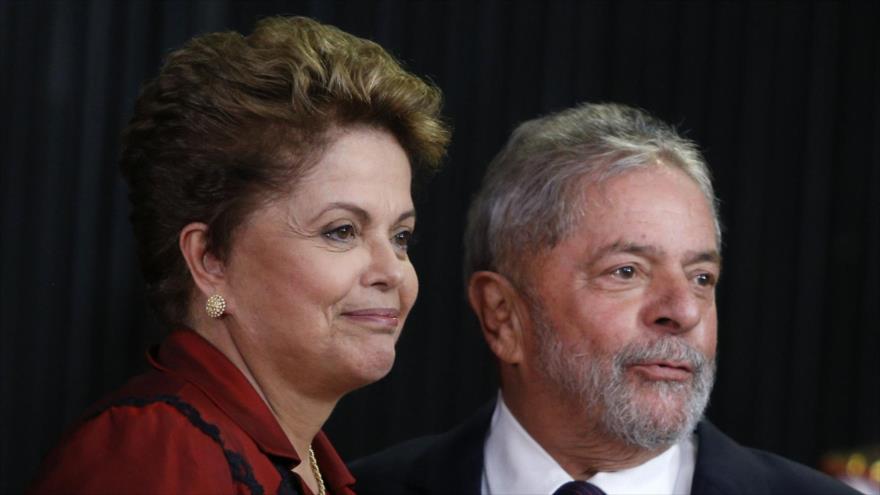 El expresidente de Brasil, Luiz Inácio Lula da Silva (dcha.) y su sucesora en el cargo, Dilma Rousseff.