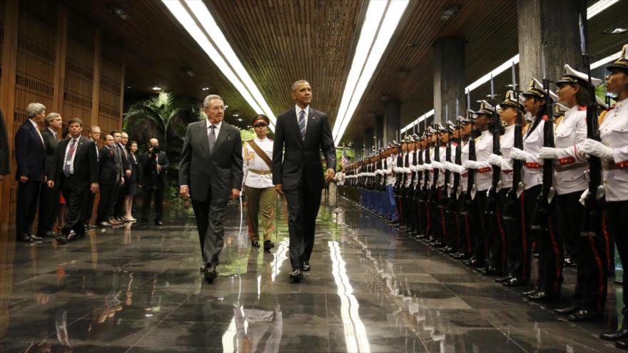 Obama y Castro se reúnen en palacio de la Revolución Cubana en La Habana