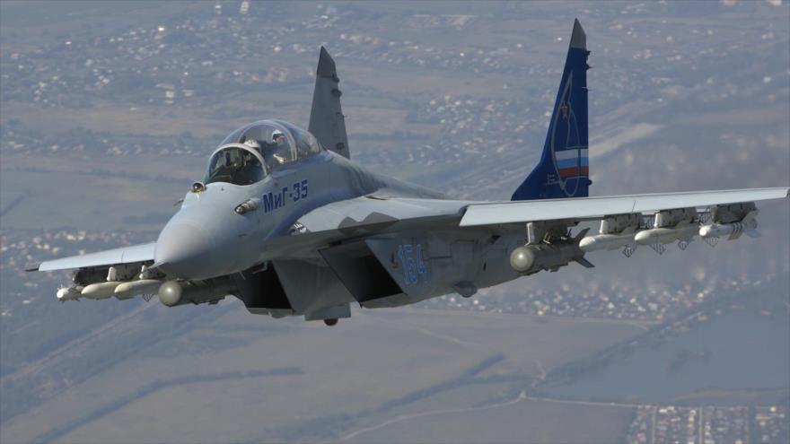Uno de los primeros prototipos del cazabombardero MiG-35 de la Fuerza Aérea rusa.