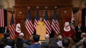 Clinton pide aumentar interceptación de comunicaciones tras atentados en Bruselas