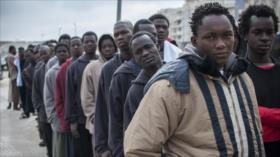 Ministro francés: 800.000 migrantes esperan pasar a Europa desde Libia