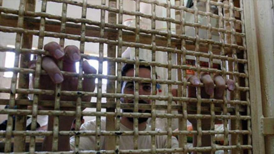 Un reo palestino encarcelado en un centro de detención del régimen israelí.