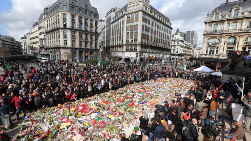 Belgas se congregan en Bruselas pese al alto nivel de alerta