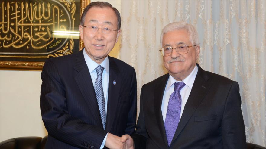 El presidente palestino, Mahmud Abás (dcha.) y el secretario general de la Organización de las Naciones Unidas (ONU), Ban Ki-moon, se reúnen en Ammán, capital de Jordania, 27 de marzo de 2016.