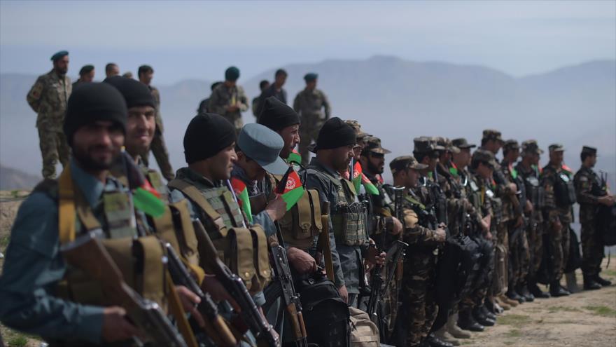 Soldados del Ejército de Afganistán en una operación contra miembros de Talibán en la provincia norteña de Baglan, 15 de marzo de 2016.