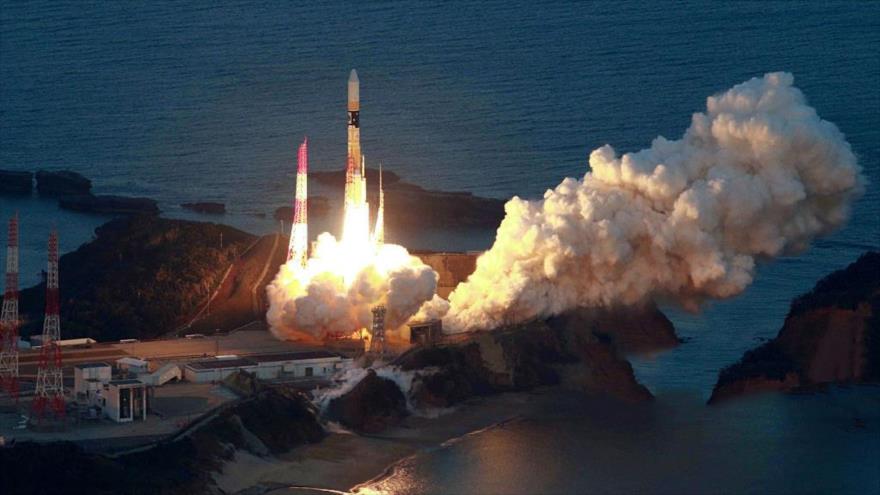 Lanzamiento de un cohete H2-A de la base de Tanegashima (Japón) que lleva el Astro-H, 17 de febrero de 2016.