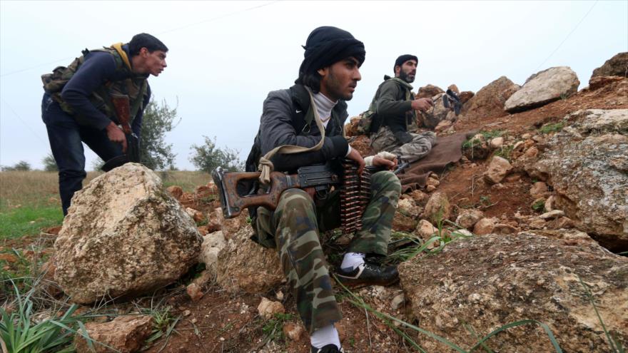 Terroristas del grupo Frente Al-Nusra en la provincia de Alepo, en el noroeste de Siria.