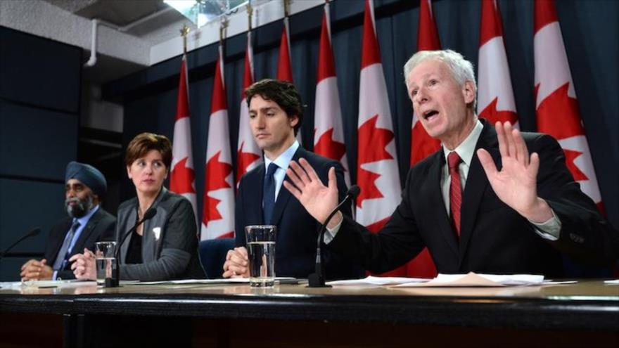 Stéphane Dion (dcha.), ministro de Exteriores de Canadá.