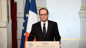 Hollande no retirará la nacionalidad a los terroristas