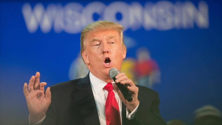 El precandidato republicano a la Presidencia, Donald Trump, ofrece un discurso durante un acto de campaña en el centro de Convención y Expo Central de Wisconsin Rothschild, en el estado de Wisconsin, EE.UU.