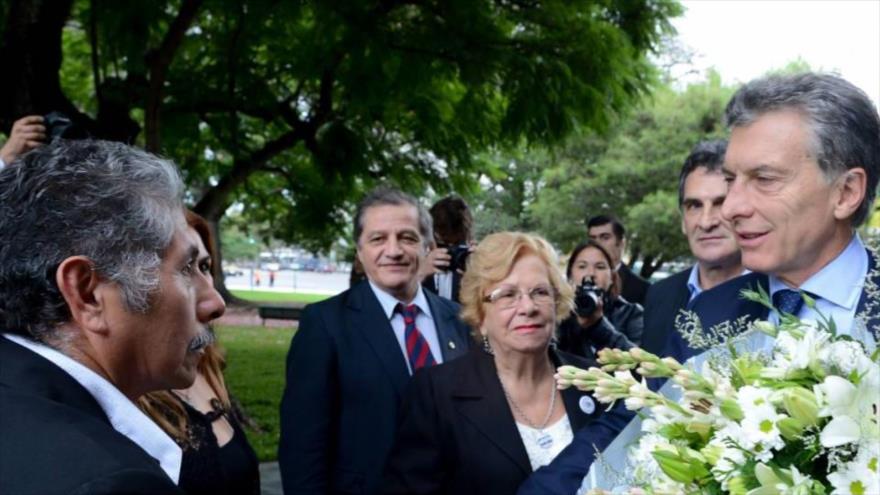 El presidente de Argentina, Mauricio Macri, homenajeó a los ex combatientes del Atlántico Sur, al conmemorarse el Día del Veterano y de los Caídos en la Guerra de Malvinas, 02 de abril de 2016.