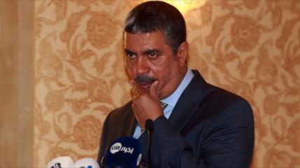 Expresidente fugitivo yemení destituye a su premier Jaled Bahah