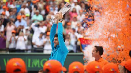 Djokovic arrolla a Nishikori y gana su sexto Masters 1000 de Miami