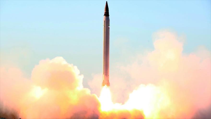 El momento del lanzamiento del misil balístico Emad, de fabricación iraní.