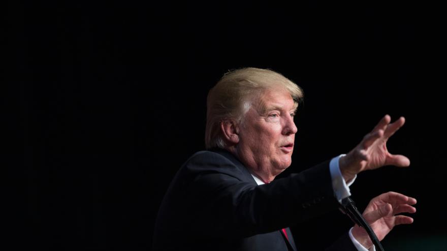 El estadounidense Donald Trump, precandidado presidencial, durante un mitin en Eau Claire (Wisconsin, en el noreste de EE.UU.), 2 de abril de 2016.