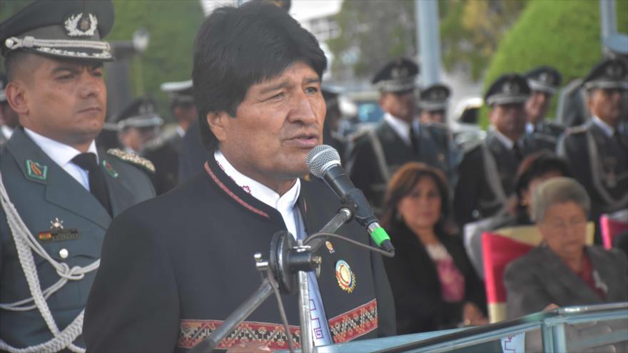 El presidente de Bolivia, Evo Morales, durante un acto militar realizado en el Colegio Militar de la localidad de Calacoto, en la ciudad de La Paz (capital política), 4 de abril de 2016.