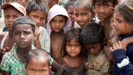 Británicos compran y esclavizan a niños de Nepal y La India