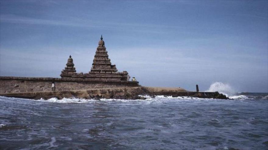 Hallan un templo milenario bajo las aguas de La India | HISPANTV