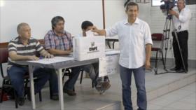 Humala emite su voto y lamenta la incertidumbre entre el electorado