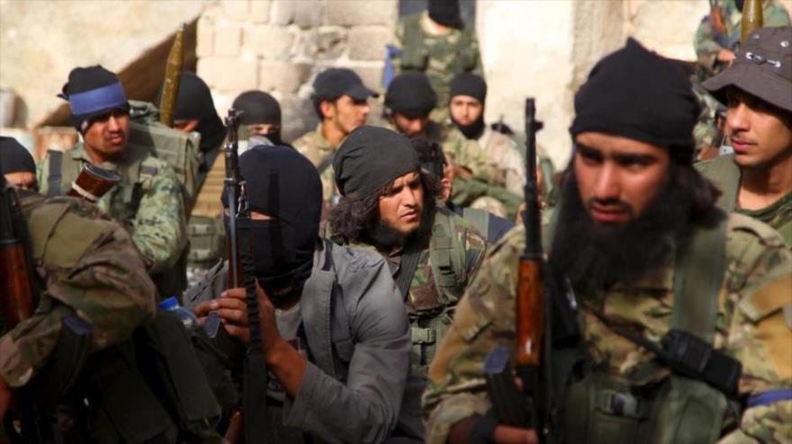 Combatientes de Frente Al-Nusra en la provincia siria de Idlib.